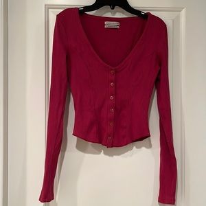 the prettiest maroon long sleeve top. super comfortable to wear.